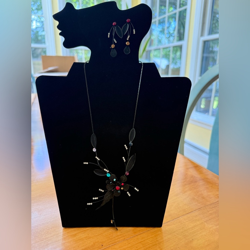 Elegant Black and Multicolor Floral Necklace and Earring Set